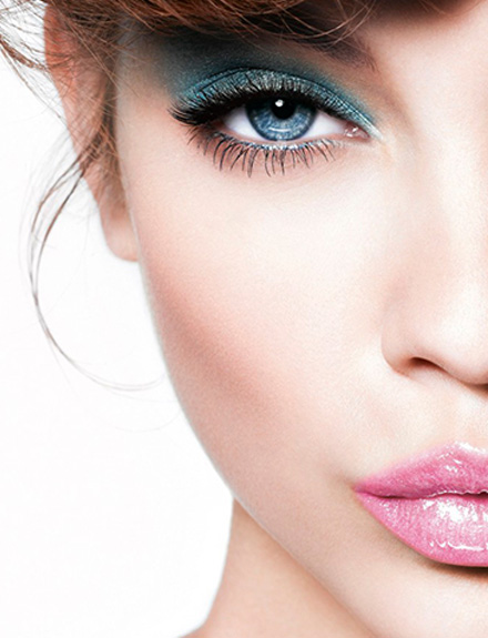 blue-eyes-makeup-440x575